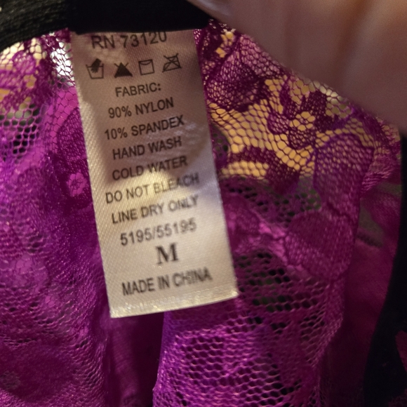 2/$15 - FREDRICKS OF HOLLYWOOD. HOT PINK & BLACK LACE INTIMATE PANTIES. - Picture 6 of 7